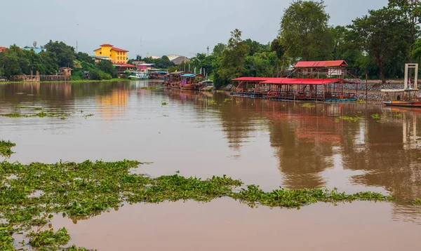 Ayutthaya Tayland ve Güneydoğu Asya, Chao Phraya Nehri 'ni ziyaret edin.
