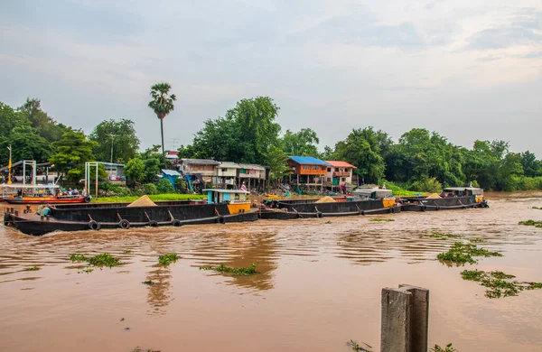 Ayutthaya Tayland ve Güneydoğu Asya, Chao Phraya Nehri 'ni ziyaret edin.