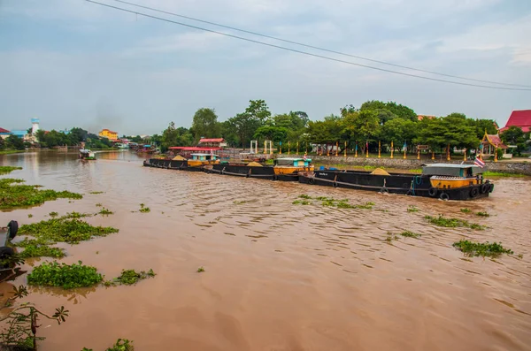Ayutthaya Tayland ve Güneydoğu Asya, Chao Phraya Nehri 'ni ziyaret edin.
