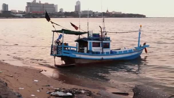 Barco Pesquero Costa Del Golfo Tailandia — Vídeo de stock