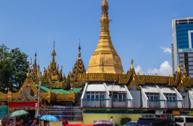 Yangon 'daki Sule Pagoda, Burma Asya' dan önce Rangoon Myanmar 'dan önce.