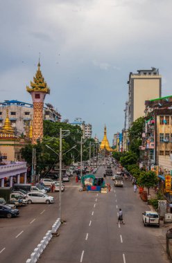 Yangon 'daki Sule Pagoda, Burma Asya' dan önce Rangoon Myanmar 'dan önce.