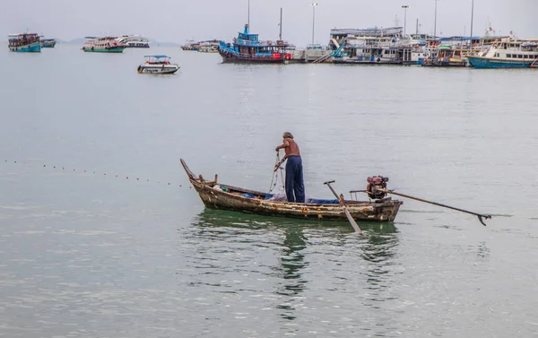 Pescador Trabajo Junto Mar — Foto de Stock