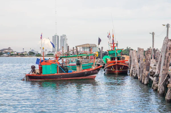 Tayland Güneydoğu Asya Daki Bir Rıhtımda Balıkçı Tekneleri — Stok fotoğraf