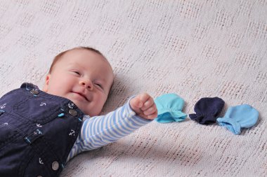 Sevimli 3 aylık erkek bebek 