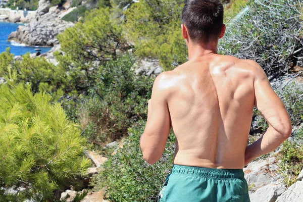 Man running in nature. Jogging, cardio, sport, active lifestyle concept — Stock Photo, Image