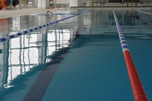 Indoor Public swimming pool hygiene, chlorine level