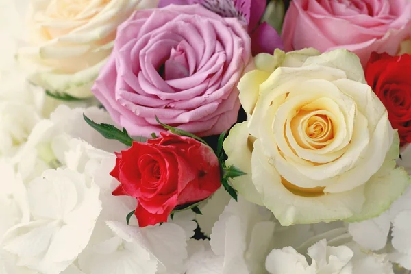 Hortenzie a růže kytice — Stock fotografie