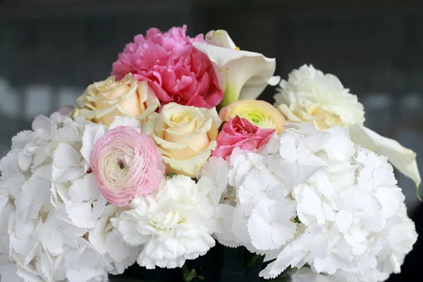 Matrimonio composizione floreale — Foto Stock