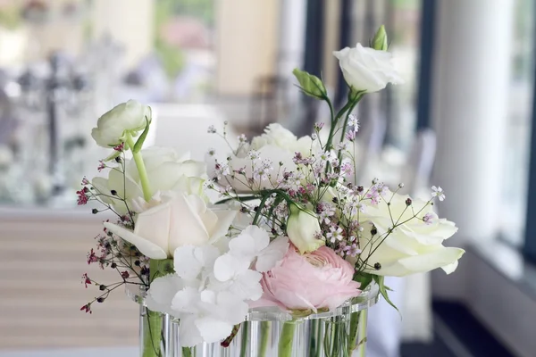 Arranjo de flores do casamento — Fotografia de Stock