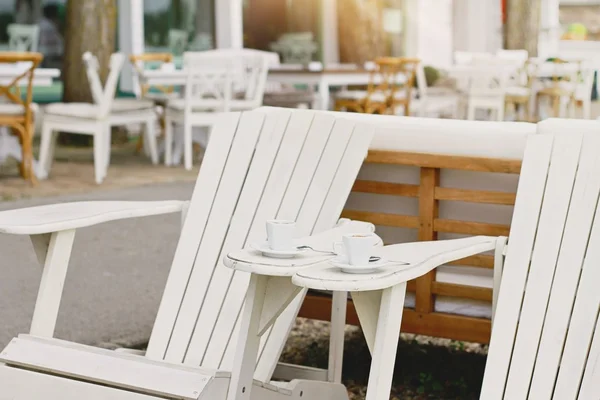 Zwei Tassen Kaffee im rustikalen Restaurant — Stockfoto