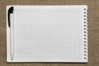 Geçmişi. Damalı sayfaları ve kalemi olan defter