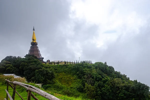 Phramahathat Napamathanidol Phramahathat Napaphol Bhumisiri Doi Inthanon Chaingmai Thailand — стоковое фото