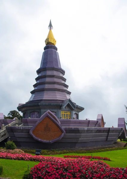 Phramahathat Napamathanidol Phramahathat Napaphol Bhumisiri Doi Inthanon Chaingmai Thailand — стоковое фото