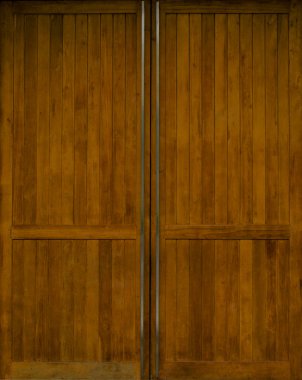 Kahverengi ahşap kapı