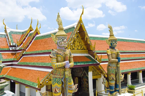 Gigante no templo de Buda Esmeralda, Bangkok, Tailândia . — Fotografia de Stock