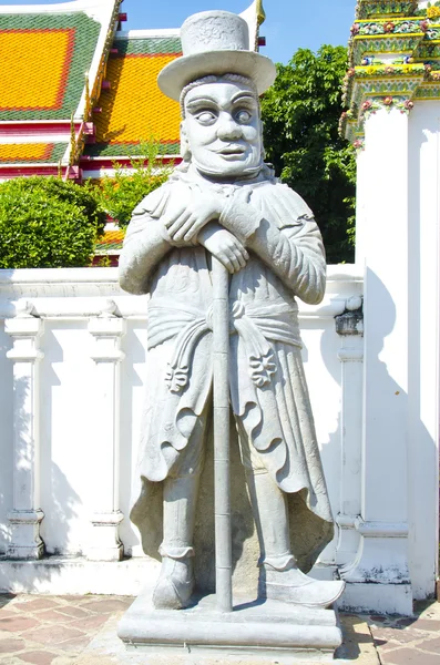 European giant statue at Wat Pho temple — Stock Photo, Image