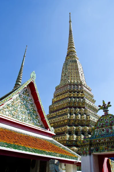 Templo de buddha reclinado (Wat Pho ) — Fotografia de Stock