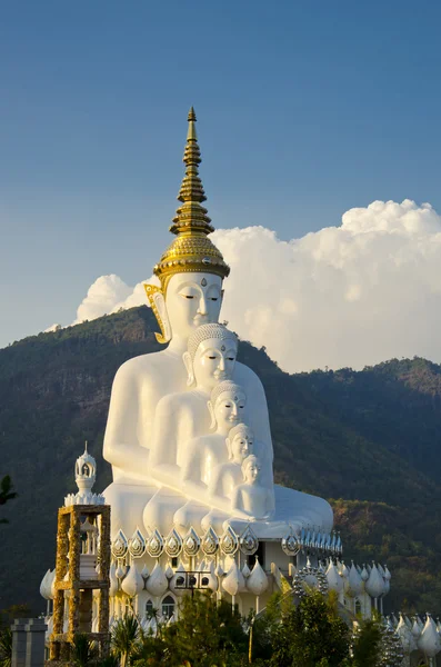 扫管笏 Pra，Pha 的儿子 Keaw 佛教寺院 — 图库照片