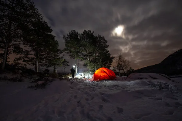 Der Nacht Vor Dem Zelt Stehen — Stockfoto