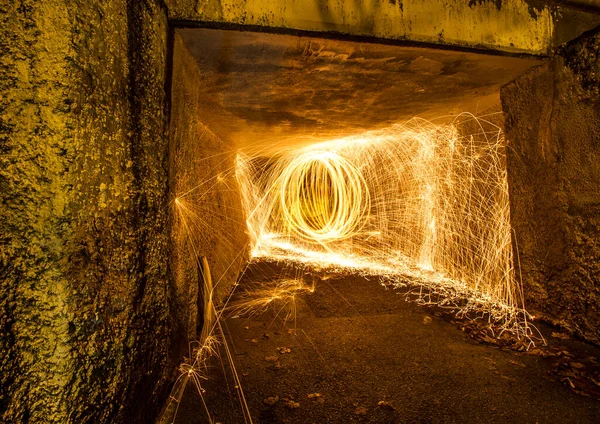 火の上のスチールウール — ストック写真