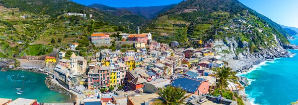 Vista panorámica de Vernazza Village en Cinque Terre, Italia —  Fotos de Stock