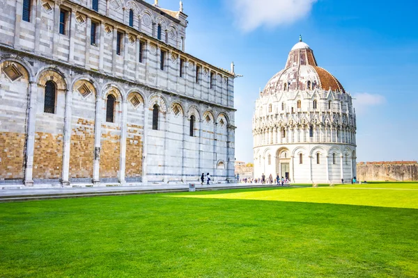Pisa, İtalya - leaning tower — Stok fotoğraf