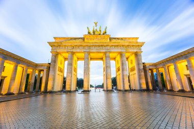 Brandenburger Tor (Brandenburg Kapısı), Berlin Almanya geceleri
