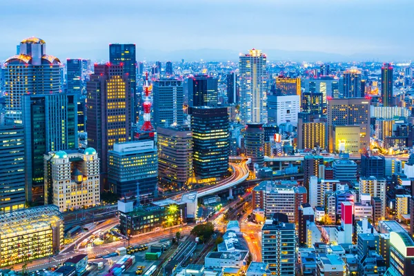 Noche en el horizonte de la ciudad de Osaka en Japón — Foto de Stock