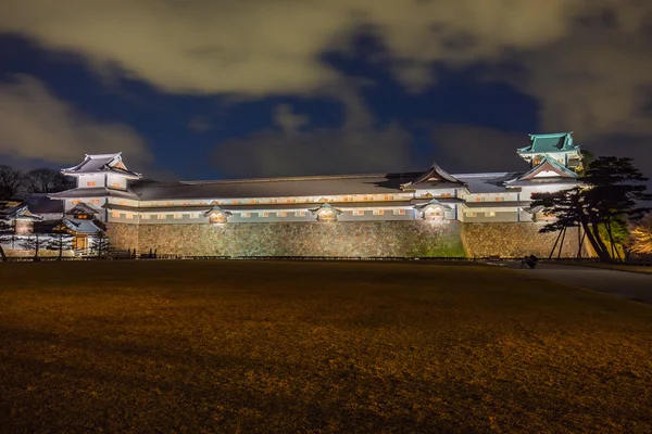 Nuit au château de Kanazawa à Kanazawa, Japon . — Photo