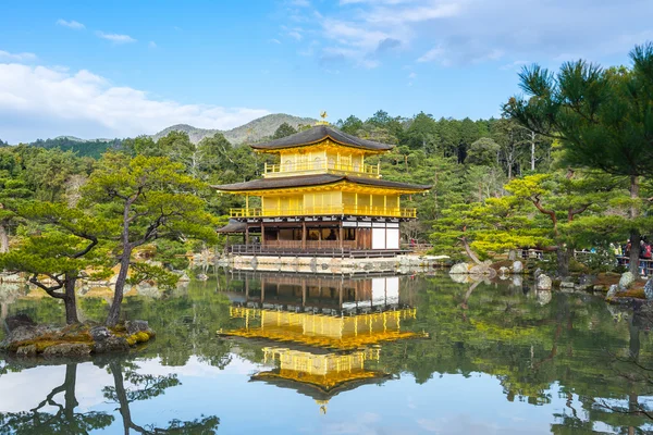 Kinkaku-ji, El Pabellón de Oro en Kyoto, Japón — Foto de Stock