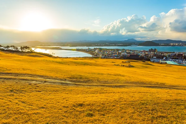 城山日出峰山済州島、韓国からの眺め — ストック写真