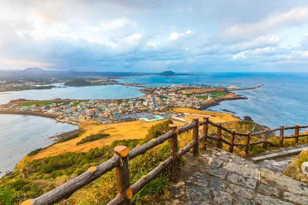 Seongsan Ilchulbong dağ Jeju Adası, Güney Kore üzerinden görüntülemek