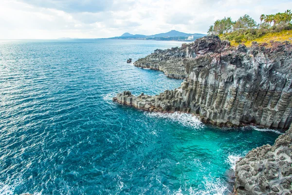 Nézd, az Seongsan Ilchulbong hegyre néző, Dél-Korea, Jeju-sziget — Stock Fotó