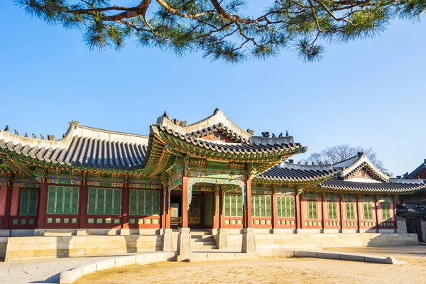 Το πρωί στο Changdeokgung Palace στη Σεούλ, Νότια Κορέα — Φωτογραφία Αρχείου