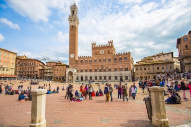 Piazza del Campo, Siena, İtalya Mangia kulede görünümünü
