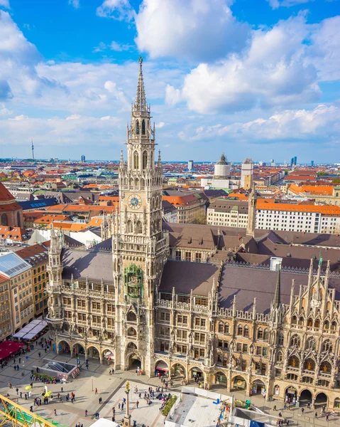 Het nieuwe stadhuis in München, Duitsland — Stockfoto