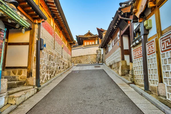 Bukchon Hanok a antiga aldeia em Seul, Coreia do Sul — Fotografia de Stock