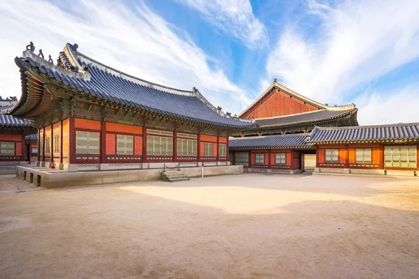 Landmark pałacu Gyeongbokgung Seulu — Zdjęcie stockowe