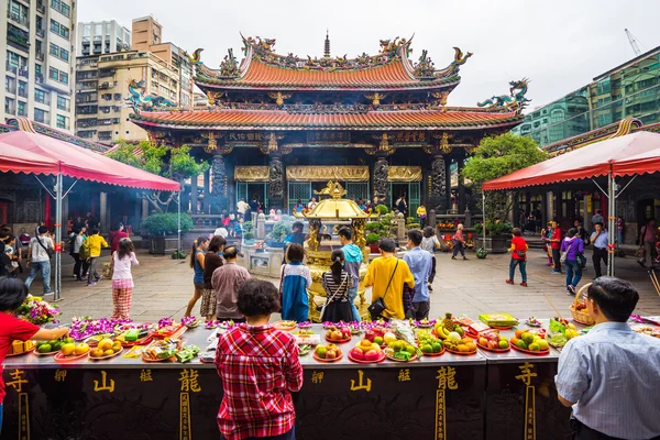 台湾の台北市の龍山寺. — ストック写真