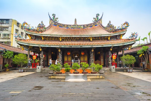 De Dalongdong Baoan tempel in Taipei, Taiwan — Stockfoto