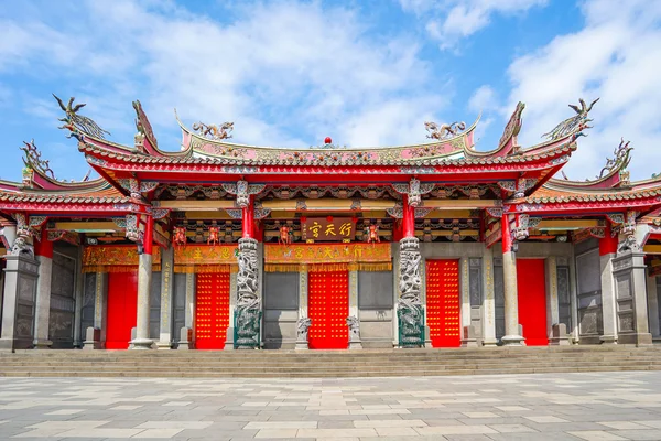 Hsing Tian Kong eller Xingtian templet i Taipei, Taiwan — Stockfoto