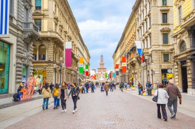 Via Dante önemli ve zarif yayalara orta