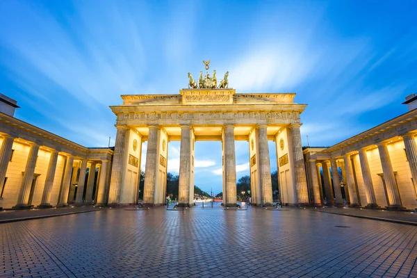 De weergave van de lange blootstelling van Brandenburger Tor in Berlijn, Duitsland — Stockfoto