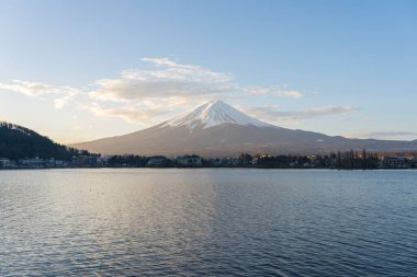 Japonya, Kawaguchiko 'da gölü olan Fujisan Dağı.