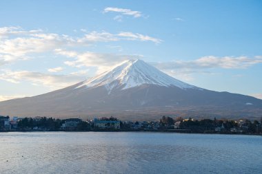 Japonya, Kawaguchiko 'da gölü olan Fujisan Dağı.