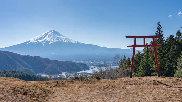 Mont Fuji Avec Porte Torii Kawaguchiko Japon Photo De Stock