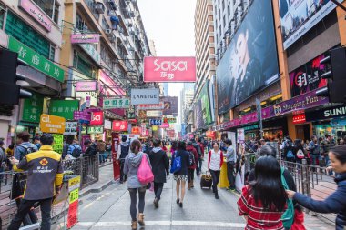 Hong Kong, Çin - Aralık 21: 21 Aralık, 2 cadde görünümü kalabalık