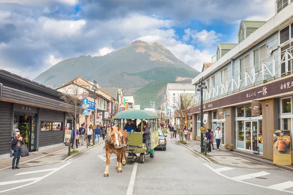 Strada comercială principală Yufuin din Oita, Japonia — Fotografie, imagine de stoc