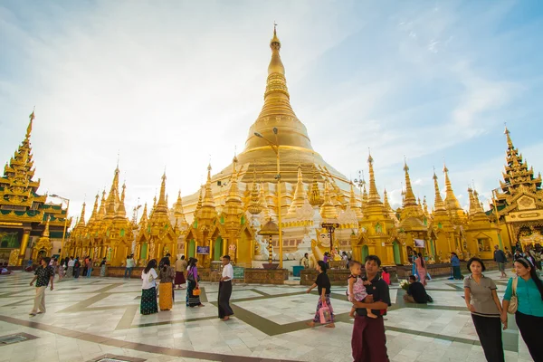 A shwedagon pagoda, Yangon, Mianmar — Stock Fotó